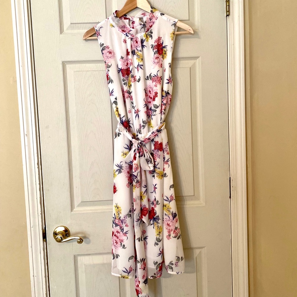 🌸 New York and Company Tie Neck Halter Floral Dress Size Large